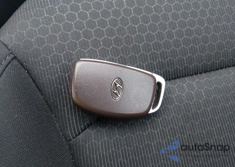 2018 Hyundai Elantra Value Edition z USA, uszkodzony, nr VIN 5NPD84LF0JH213925